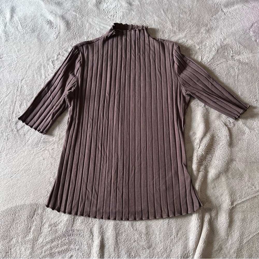 Ribbed Mock Neck Top in chocolate